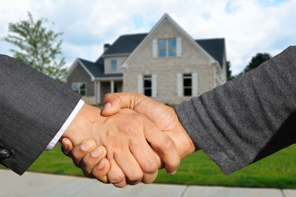 purchase, house, house purchase, real estate, wallpaper 4k, handing over, real estate agent, property, free wallpaper, laptop wallpaper, possession, cool backgrounds, beautiful wallpaper, wallpaper hd, worth, mac wallpaper, desktop backgrounds, windows wallpaper, to buy, contract, shaking hands, 4k wallpaper, handshake, agreement, full hd wallpaper, partnership, hand, hd wallpaper, man, free background, 4k wallpaper 1920x1080, collaboration, background, people